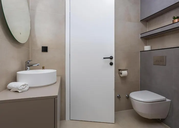 4 Bedroom Lovely In