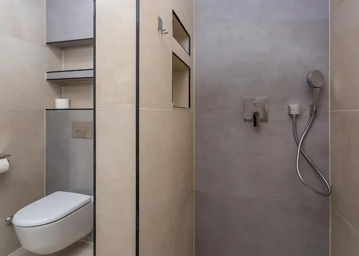 4 Bedroom Lovely In קריקווניצה