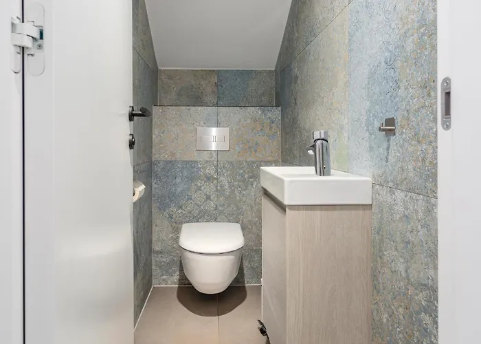 4 Bedroom Lovely In * קריקווניצה