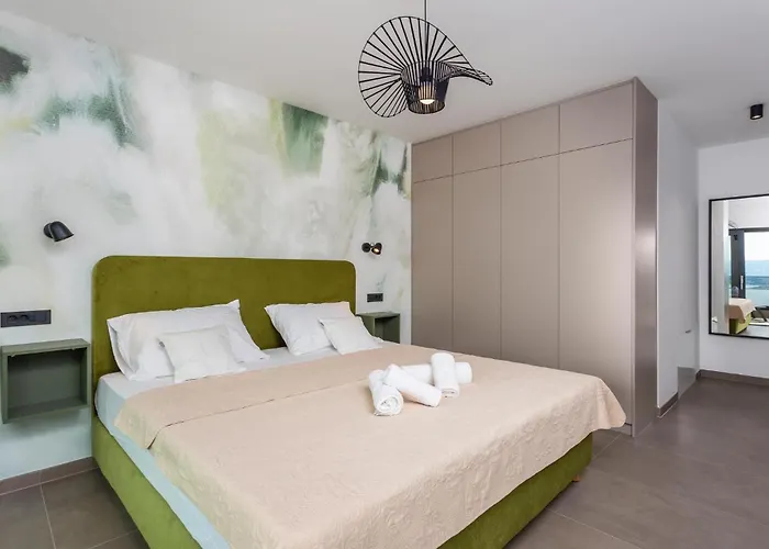 4 Bedroom Lovely In קריקווניצה