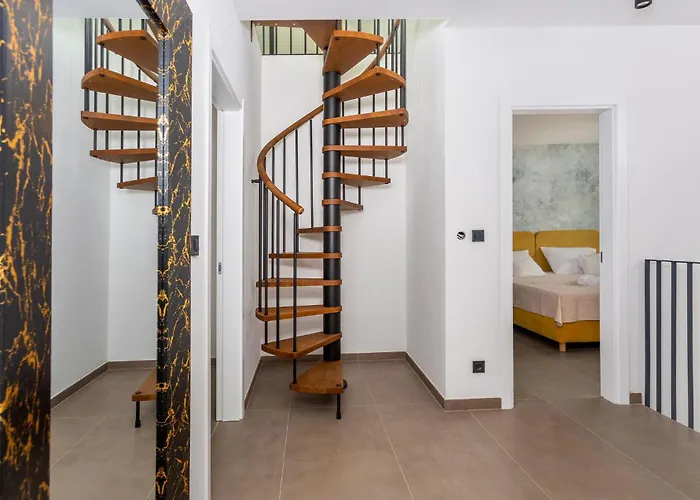 בית נופש 4 Bedroom Lovely In