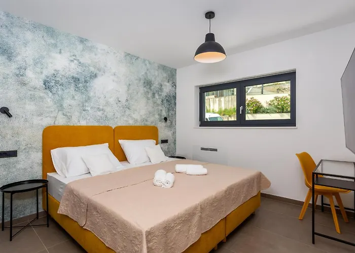4 Bedroom Lovely In