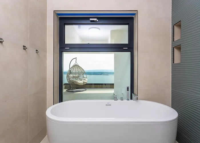 4 Bedroom Lovely In Holiday home Crikvenica