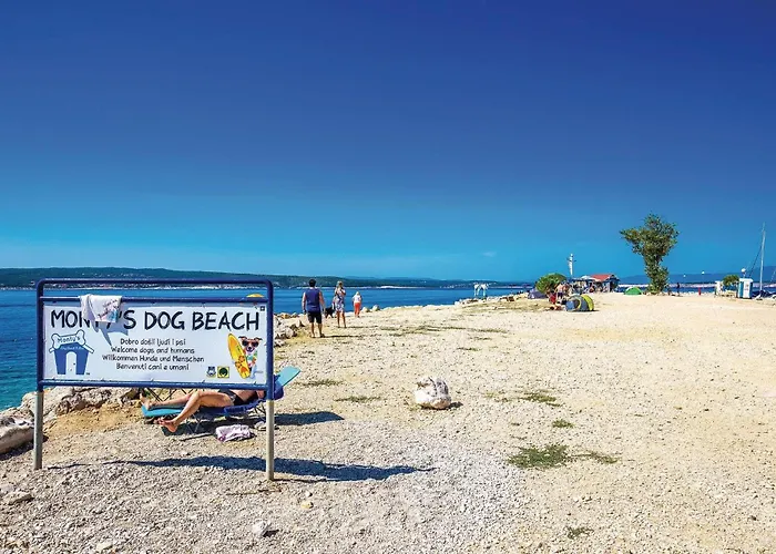 4 Bedroom Lovely In Holiday home *